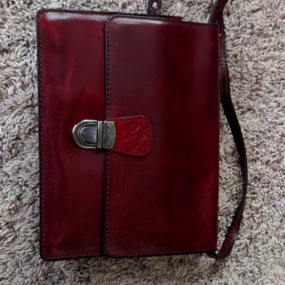 Patricia Nash Lanza crossbody wristlet